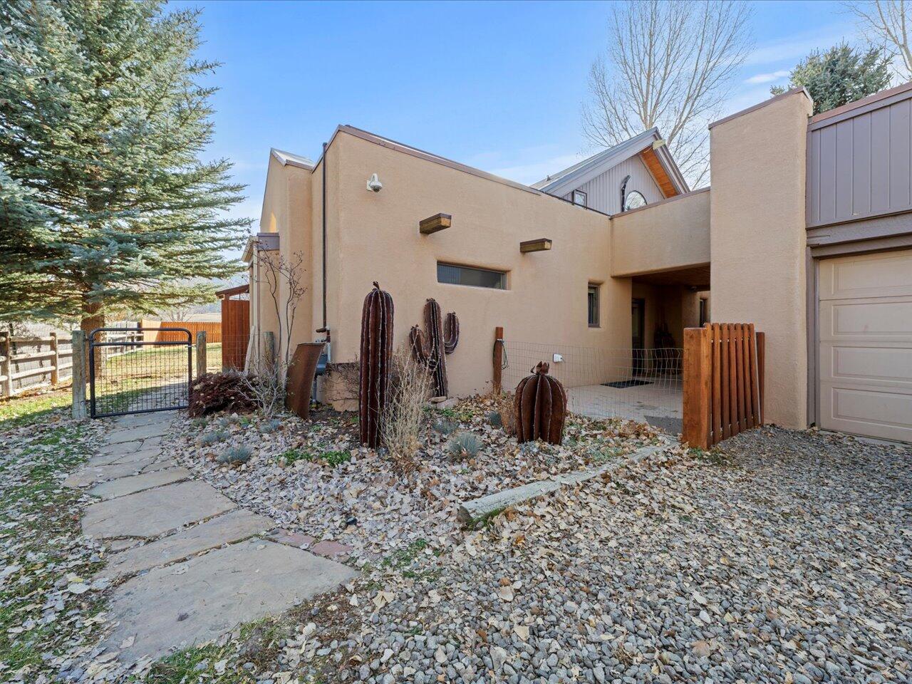 660 Tabernash Lane Ridgway, CO 81432 - Photo 3 of 38 02-20251114-DSC02484