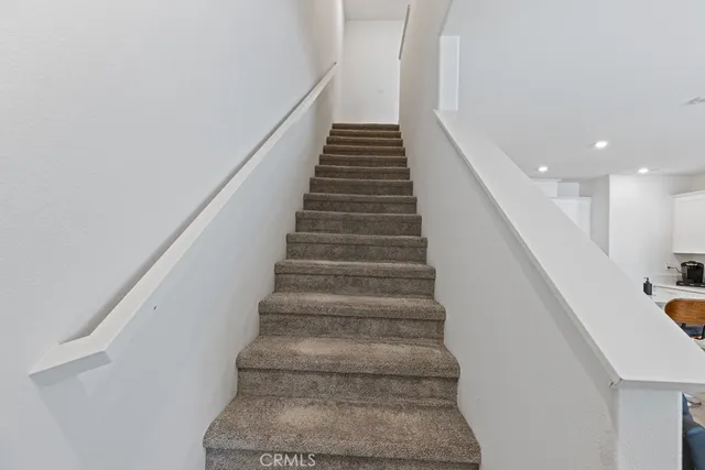 $475,000 | 975 West Clover Avenue, Rialto, CA 92376