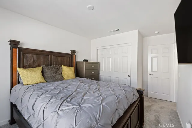 $475,000 | 975 West Clover Avenue, Rialto, CA 92376