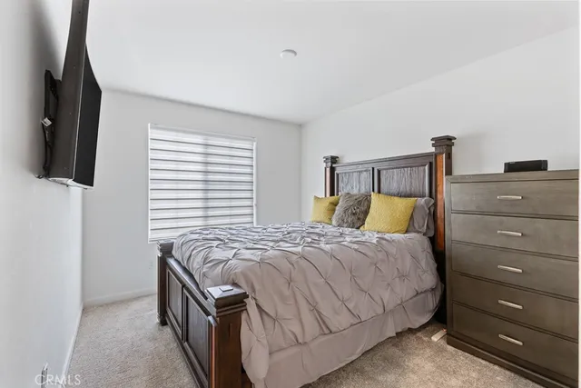 $475,000 | 975 West Clover Avenue, Rialto, CA 92376