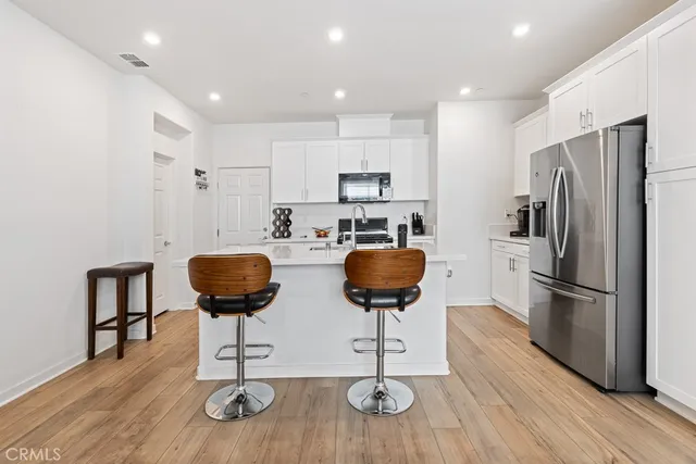 $475,000 | 975 West Clover Avenue, Rialto, CA 92376