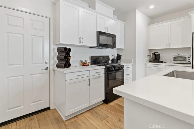 $475,000 | 975 West Clover Avenue, Rialto, CA 92376