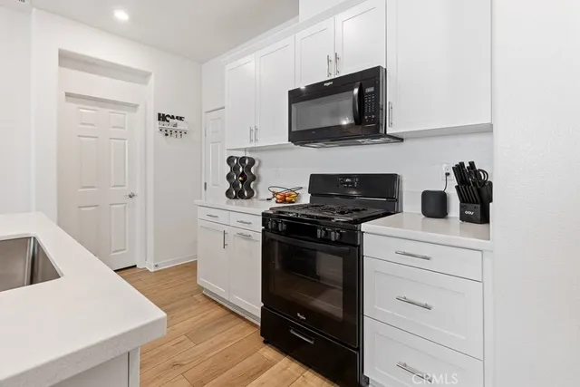 $475,000 | 975 West Clover Avenue, Rialto, CA 92376