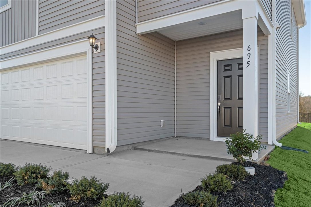 695 Cozy Blf Road Spartanburg, SC 29301 - Photo 2 of 24