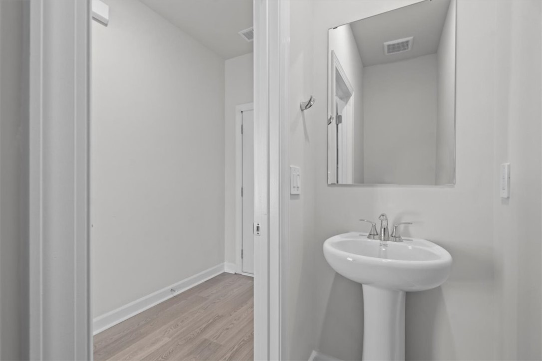 695 Cozy Blf Road Spartanburg, SC 29301 - Photo 3 of 24