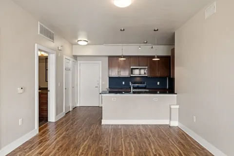 $2,250 | 3016 Guadalupe Street, Unit 303, Austin, TX 78705