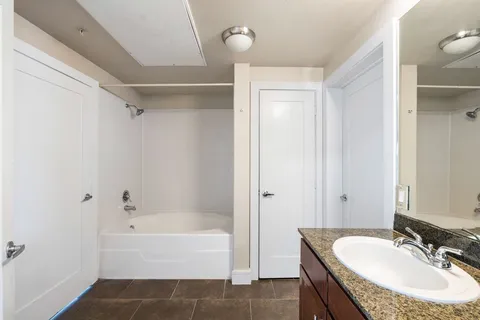 $2,250 | 3016 Guadalupe Street, Unit 303, Austin, TX 78705
