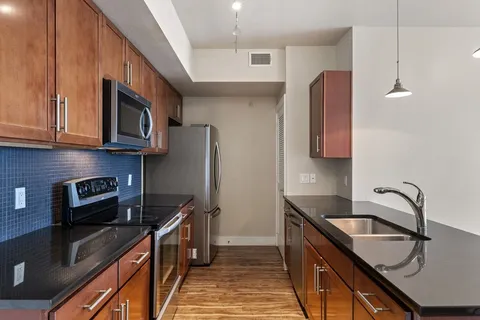 $2,250 | 3016 Guadalupe Street, Unit 303, Austin, TX 78705