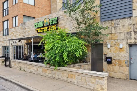 $2,250 | 3016 Guadalupe Street, Unit 303, Austin, TX 78705