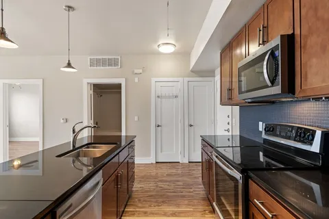 $2,250 | 3016 Guadalupe Street, Unit 303, Austin, TX 78705