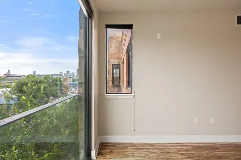 $2,250 | 3016 Guadalupe Street, Unit 303, Austin, TX 78705