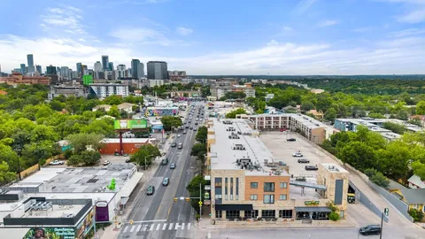 $2,250 | 3016 Guadalupe Street, Unit 303, Austin, TX 78705