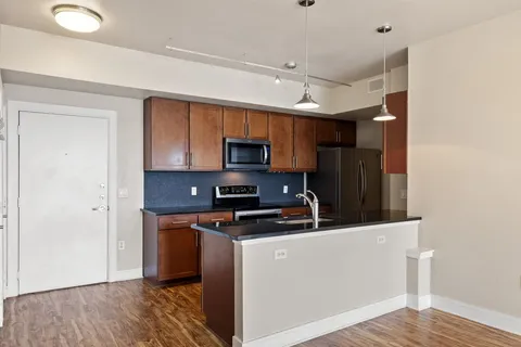 $2,250 | 3016 Guadalupe Street, Unit 303, Austin, TX 78705