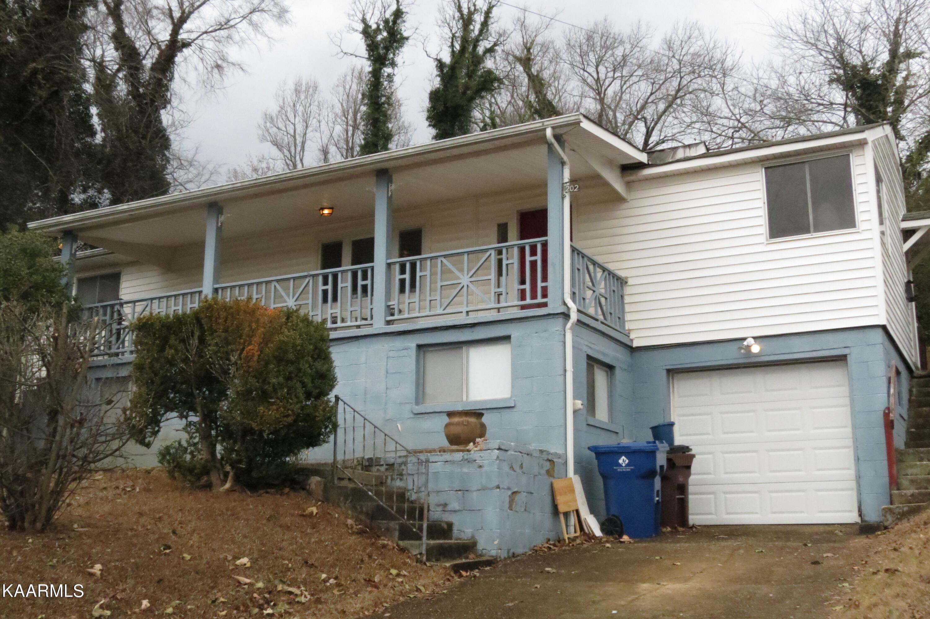 202 Outer Dr.