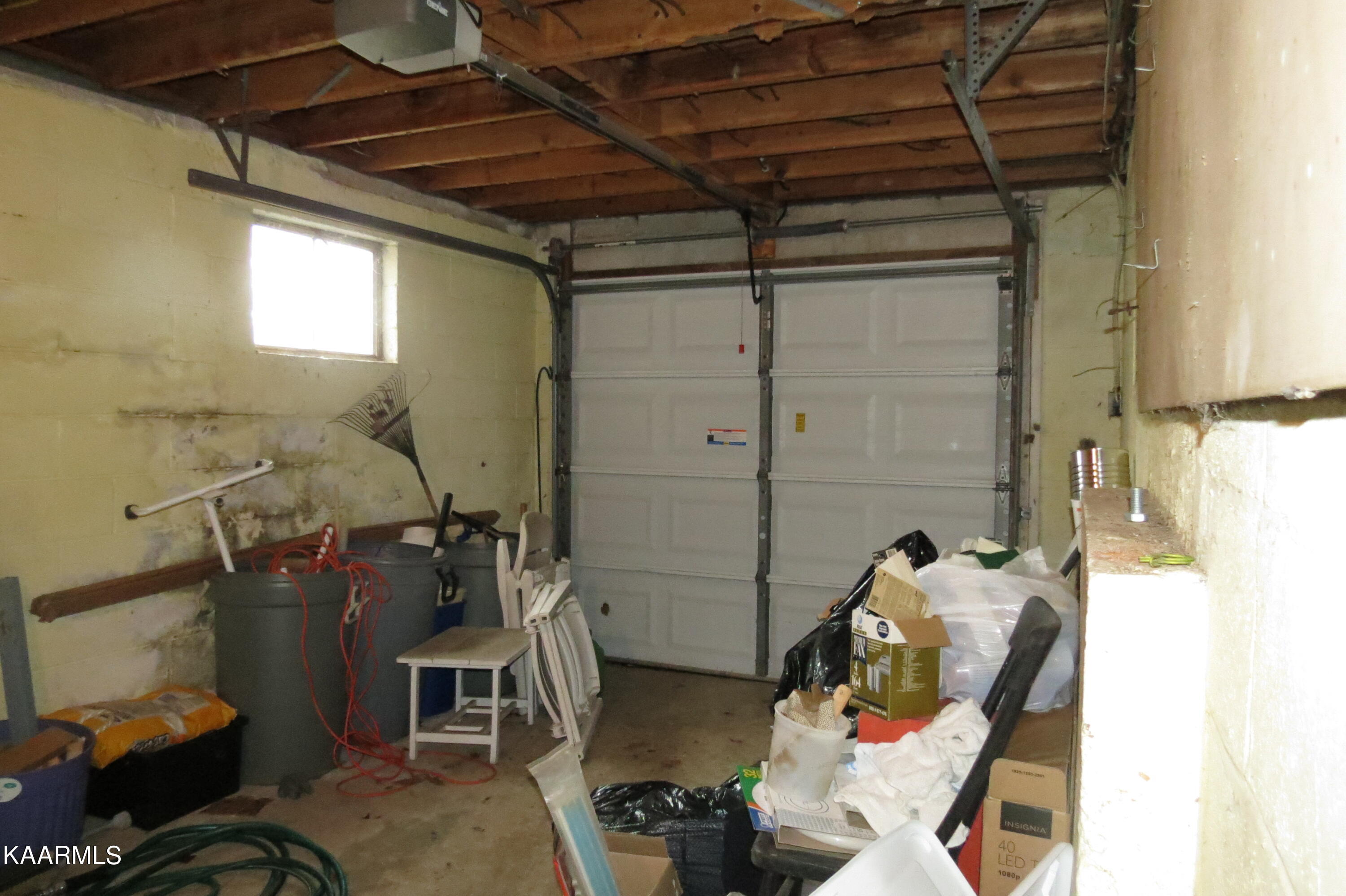 202 Outer Drive Oak Ridge, TN 37830 - Photo 17 of 20 Garage