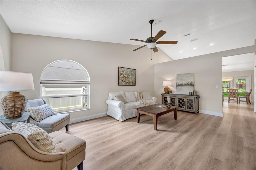 511 Center Point Road Valrico, FL 33594 - Photo 20 of 40
