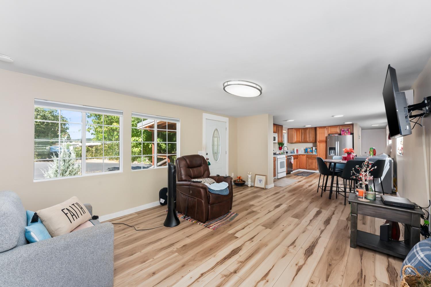 1525 Cold Springs Road, Unit 97 Placerville, CA 95667 - Photo 17 of 48 a living room with furniture and a flat screen tv