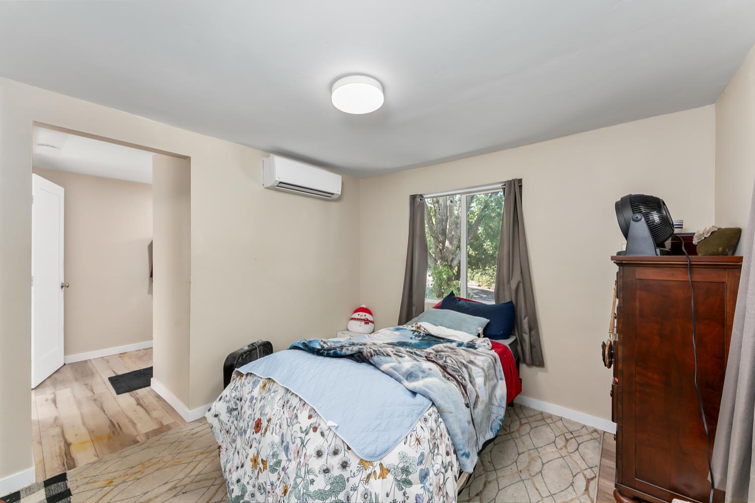 1525 Cold Springs Road, Unit 97 Placerville, CA 95667 - Photo 26 of 48 a bedroom with a bed and dresser