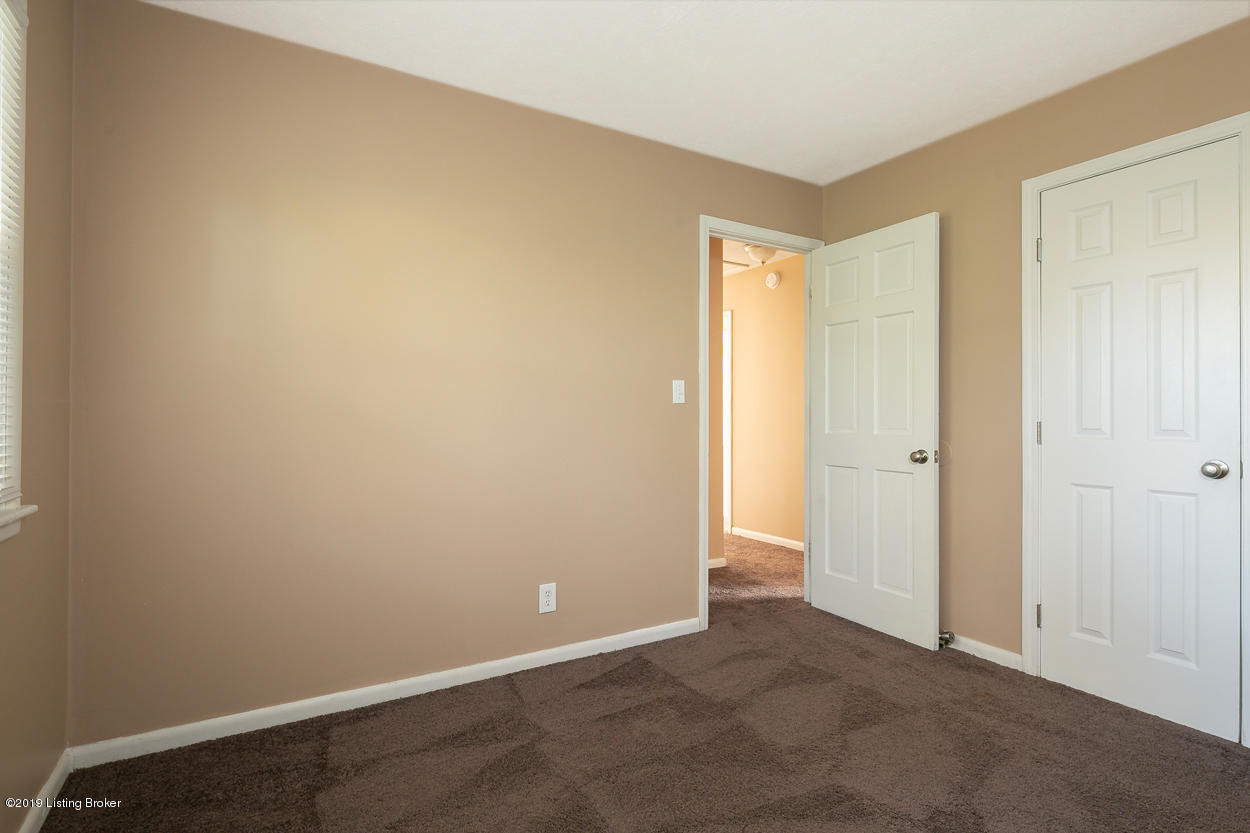 5512 Rustic Way Louisville, KY 40218 - Photo 17 of 25 28