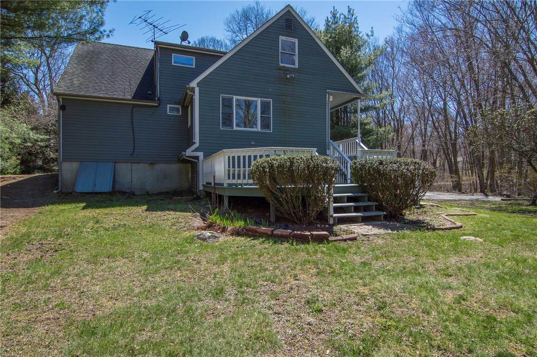 286 Collins Road Hopkinton, RI 02804 - Photo 5 of 33