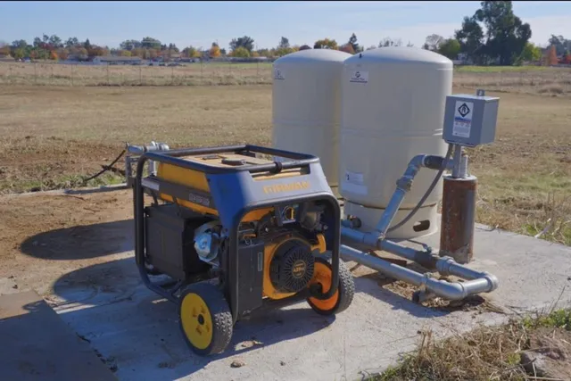 a car parked on the side of the ocean