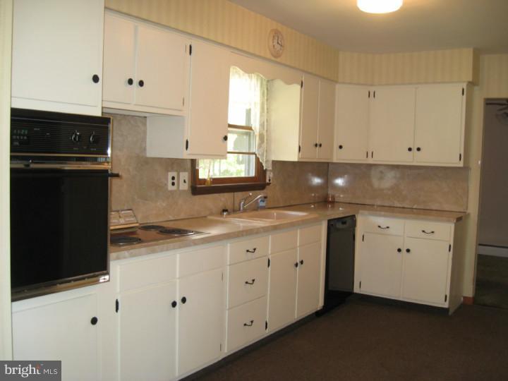 6 Scrapetown Road Pemberton, NJ 08068 - Photo 6 of 22 Kitchen