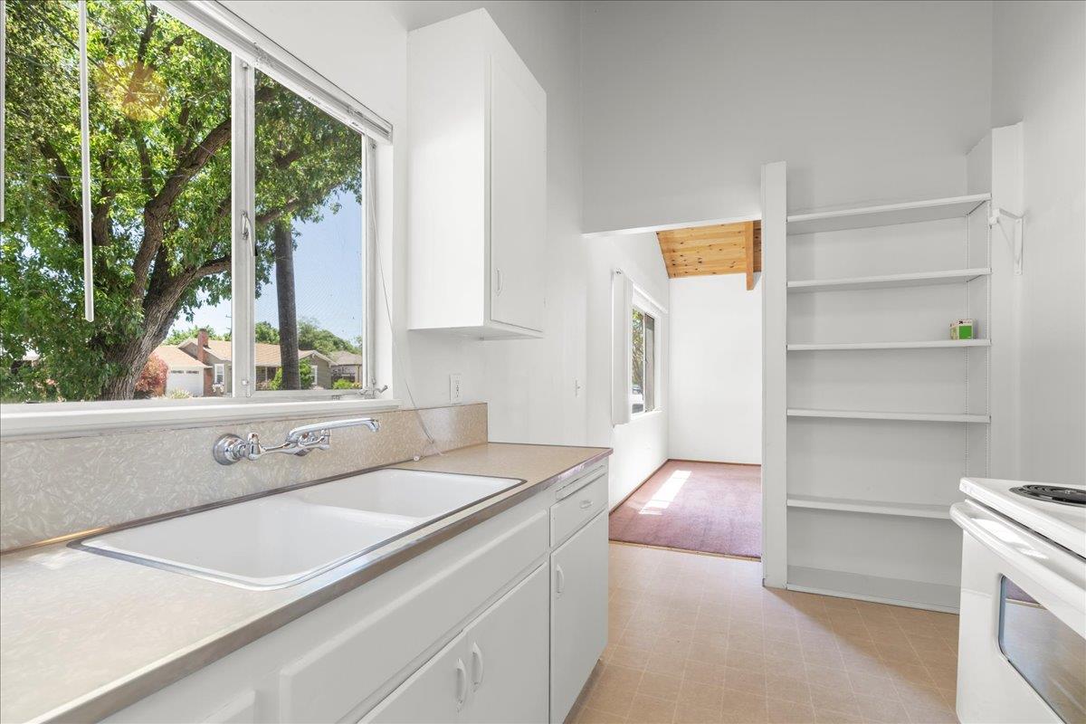 1556 Fourth Street Livermore, CA 94550 - Photo 10 of 18 a utility room with washer and dryer