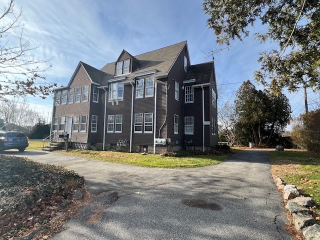 66 County Road Barrington, RI 02806 - Photo 2 of 4