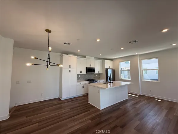 $3,900 | 1522 West Bushell Street, Anaheim, CA 92805