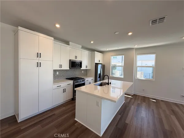 $3,900 | 1522 West Bushell Street, Anaheim, CA 92805