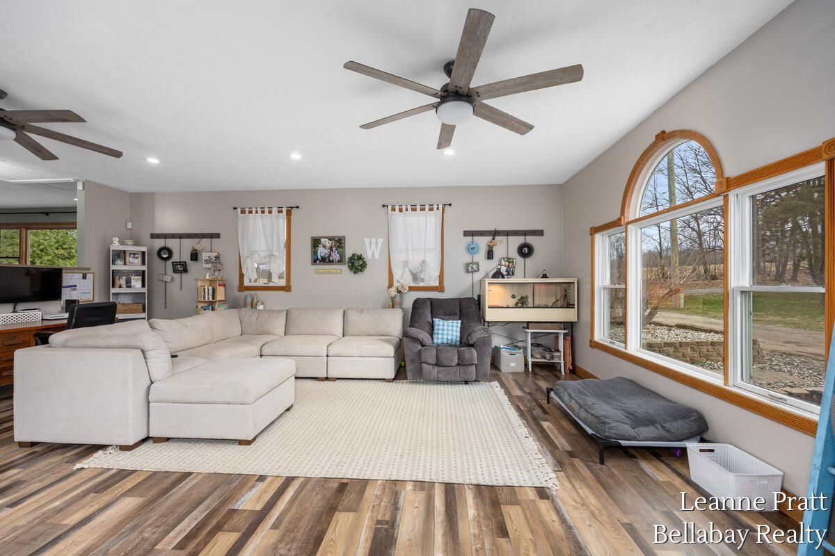 3840 Harrington Road Delton, MI 49046 - Photo 11 of 32 3840-Harrington_005