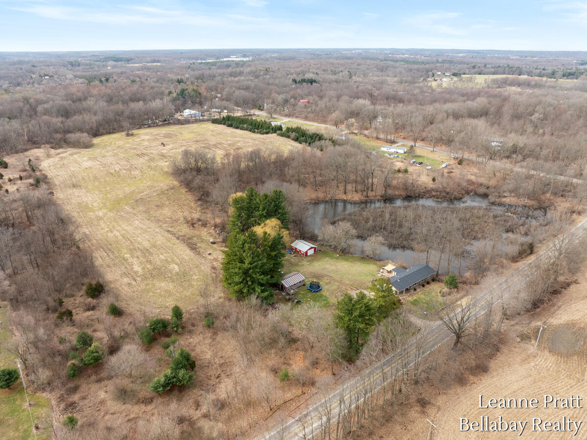 3840 Harrington Road Delton, MI 49046 - Photo 6 of 32 3840-Harrington_202