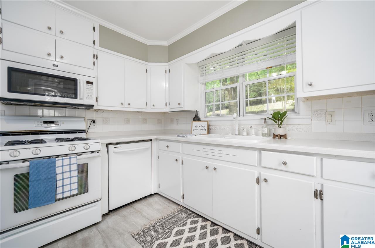 1508 Berry Road Birmingham, AL 35226 - Photo 4 of 37