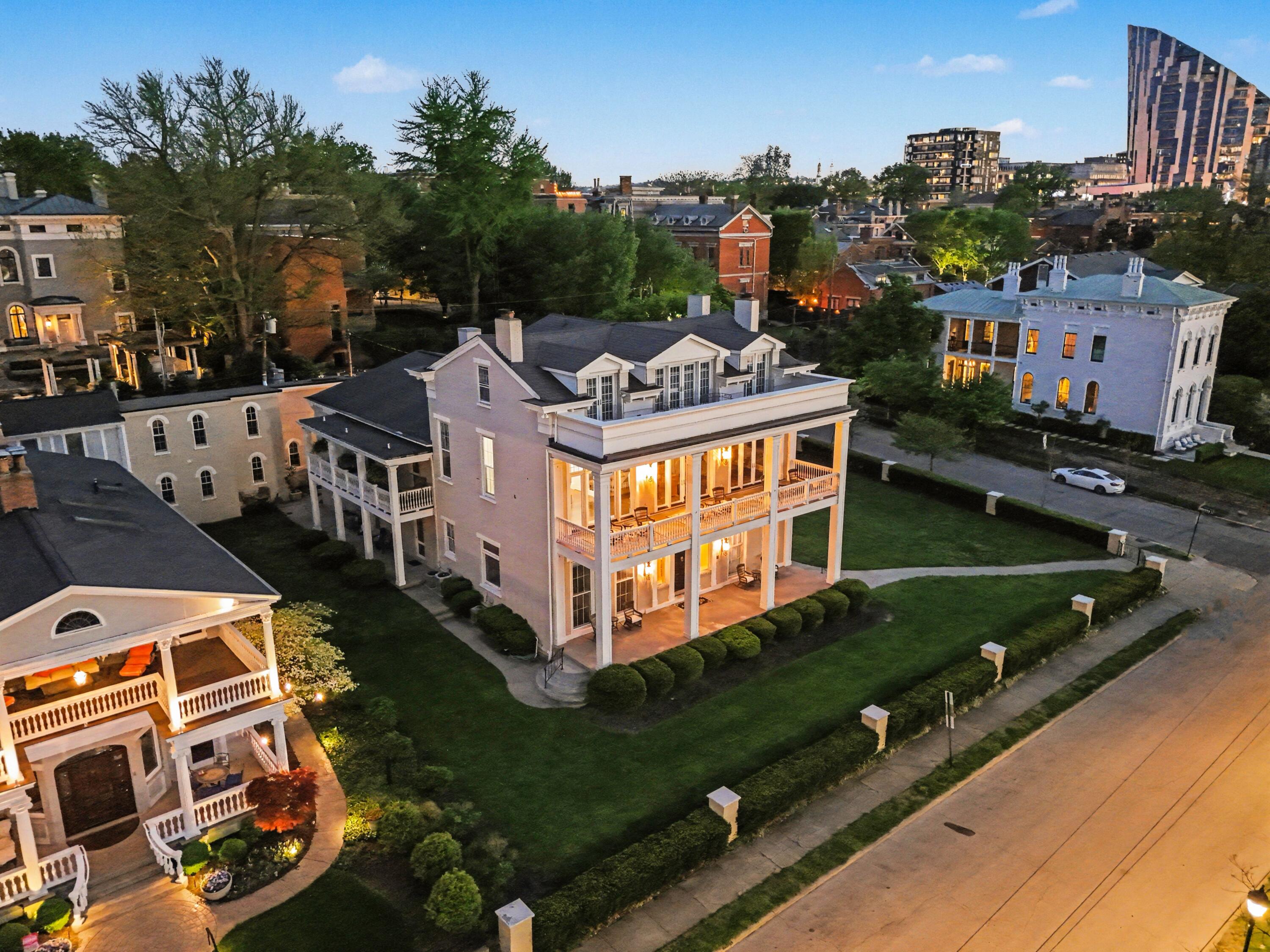 403 Riverside Drive Covington, KY 41011 - Photo 1 of 41