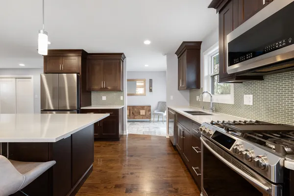 $599,000 | 140 Spring Oaks Drive, Wood Dale, IL 60191