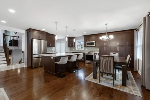 $599,000 | 140 Spring Oaks Drive, Wood Dale, IL 60191