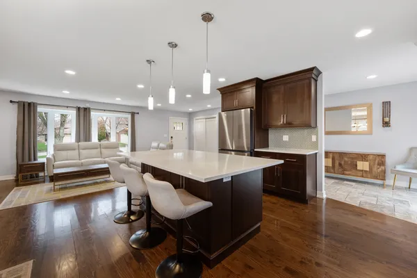 $599,000 | 140 Spring Oaks Drive, Wood Dale, IL 60191