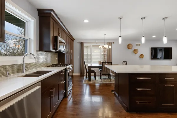 $599,000 | 140 Spring Oaks Drive, Wood Dale, IL 60191
