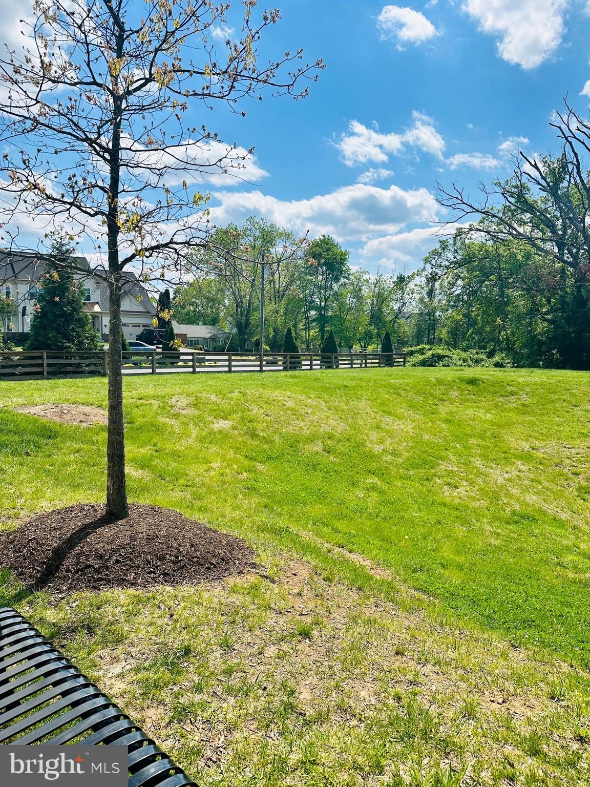 43427 Town Gate Square Chantilly, VA 20152 - Photo 5 of 11 a view of a yard with an ocean