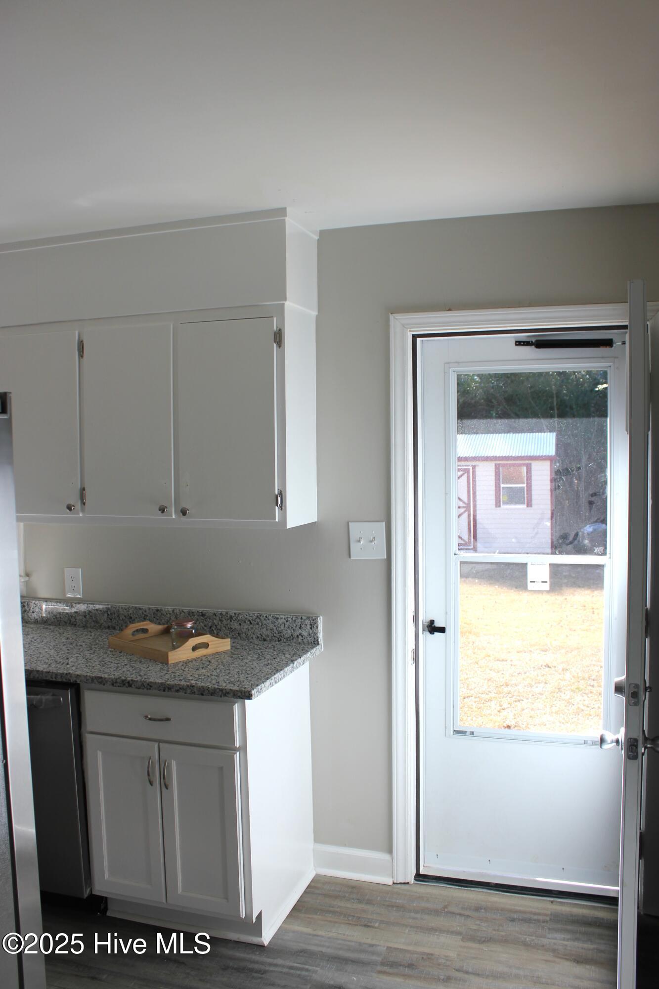 814 Country Club Road Jacksonville, NC 28546 - Photo 22 of 36 New back storm door