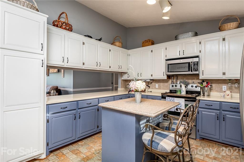 4945 Burkemont Road Morganton, NC 28655 - Photo 6 of 43 Gallery Image 6