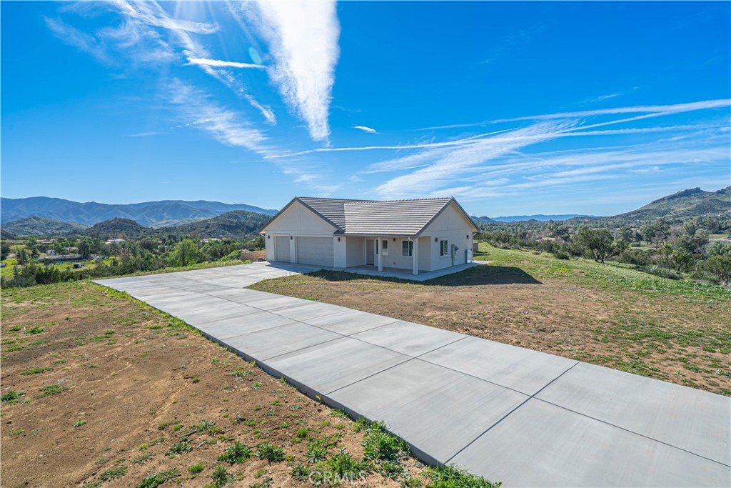 10540 Darling Road Agua Dulce, CA 91390 - Photo 2 of 56