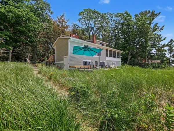 $940,000 | 11775 South Valley Road, Montague, MI 49437