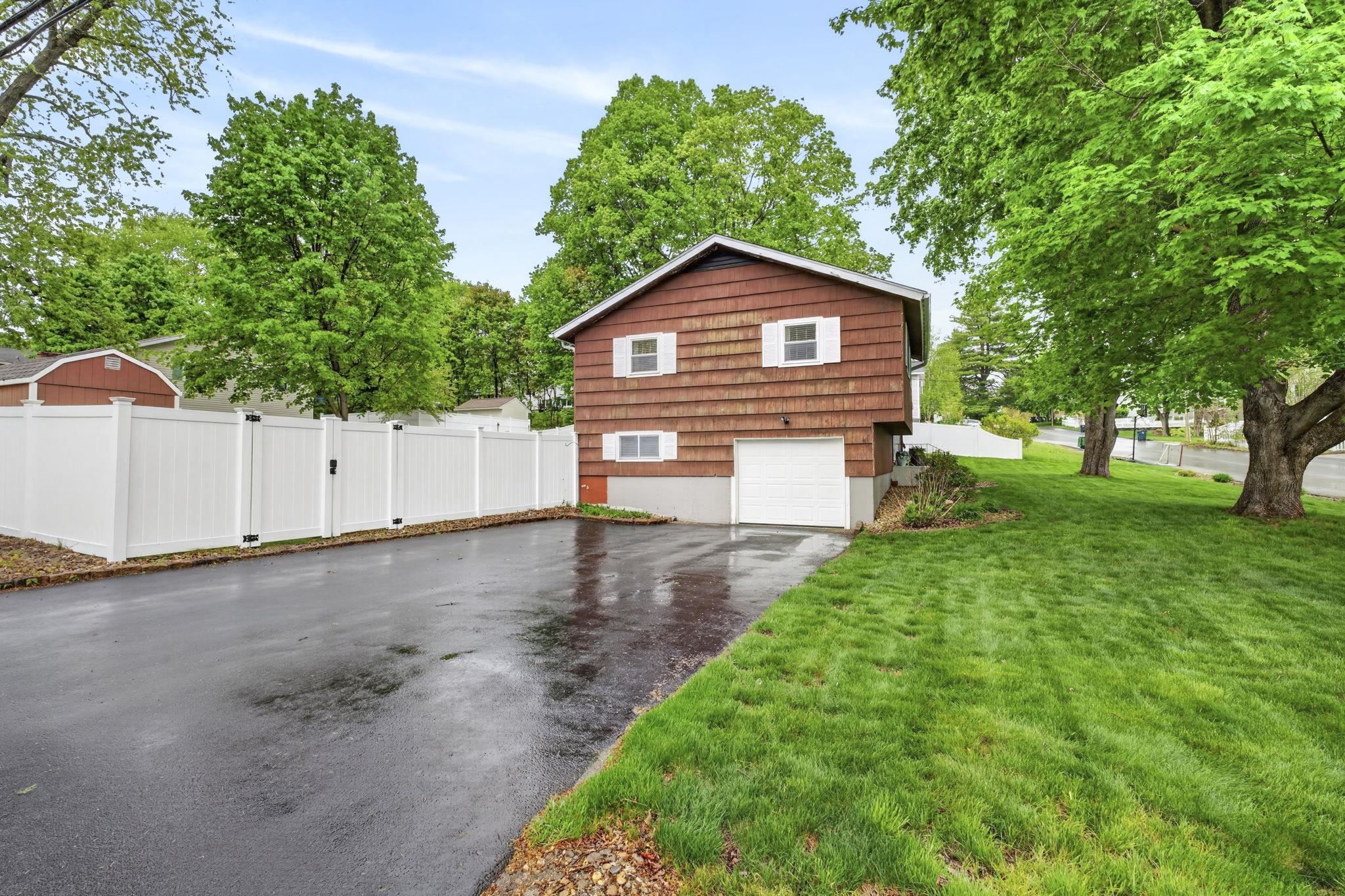 130 Colgate Road Nashua, NH 03064 - Photo 4 of 47