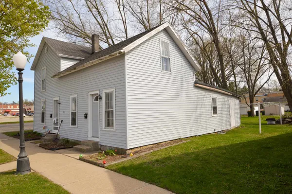 $159,000 | 208 West Oak Street, Boscobel, WI 53805