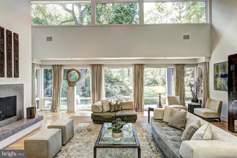 4872 Reservoir Road Northwest Washington, DC 20007 - Photo 2 of 24 Living Room