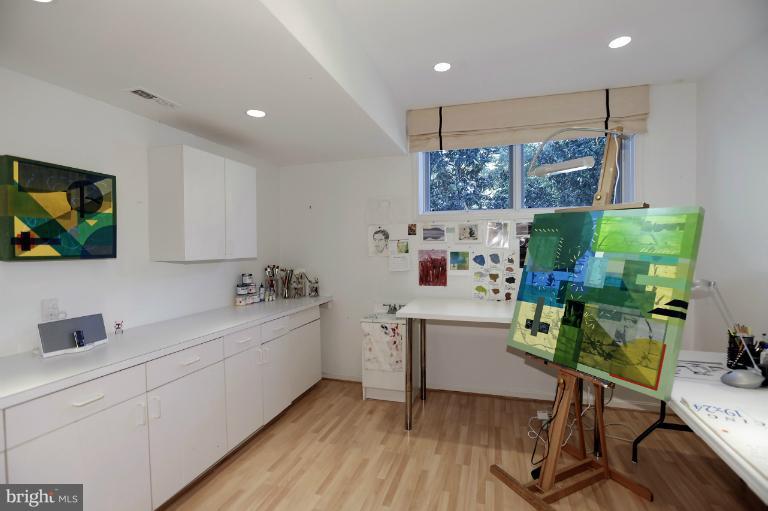 4872 Reservoir Road Northwest Washington, DC 20007 - Photo 15 of 24 Interior (General)