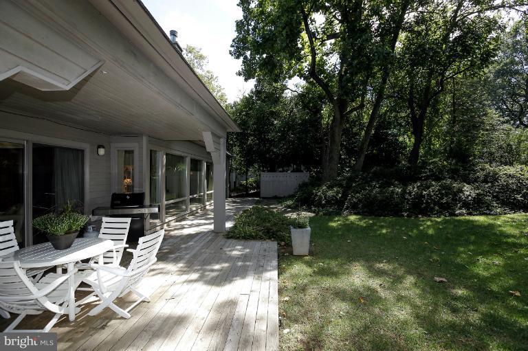 4872 Reservoir Road Northwest Washington, DC 20007 - Photo 7 of 24 Exterior (Rear)