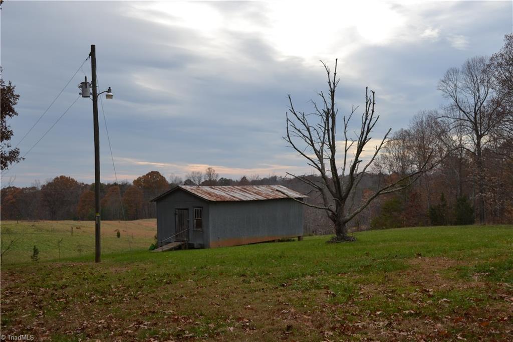 1216 Troy Joyce Road Madison, NC 27025 - Photo 5 of 5