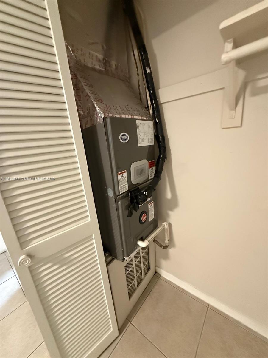 620 Southwest 7th Avenue, Unit 2 Hallandale Beach, FL 33009 - Photo 19 of 23 a view of entryway